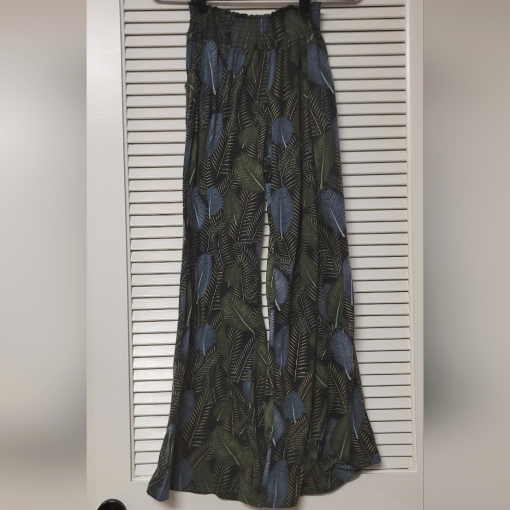 Leaf Print Wide-Leg Pants
